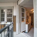 Hostnfly Apartments - Beautiful Modern And Bright Studio On Avenue Foch